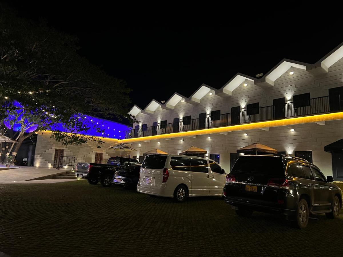 Macchiato Resort Savannakhet Opposite Thai Embassy Экстерьер фото